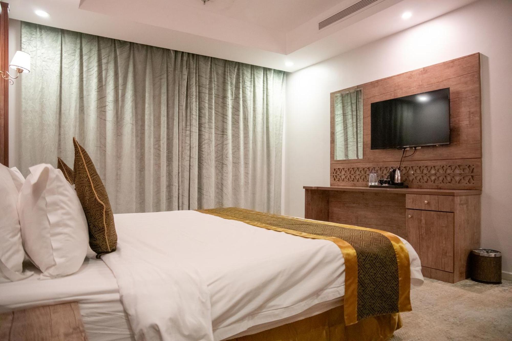 Areen Al Basateen Hotel Jeddah Exterior photo