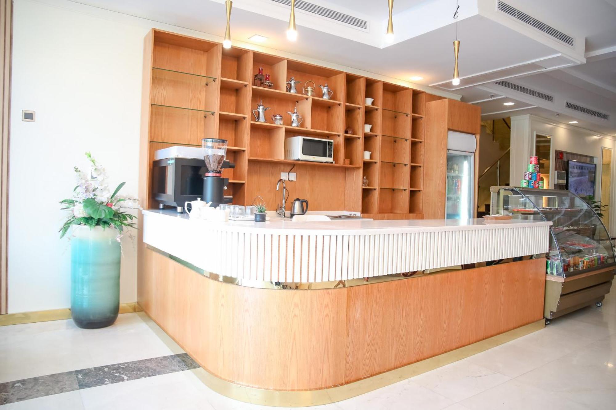 Areen Al Basateen Hotel Jeddah Exterior photo
