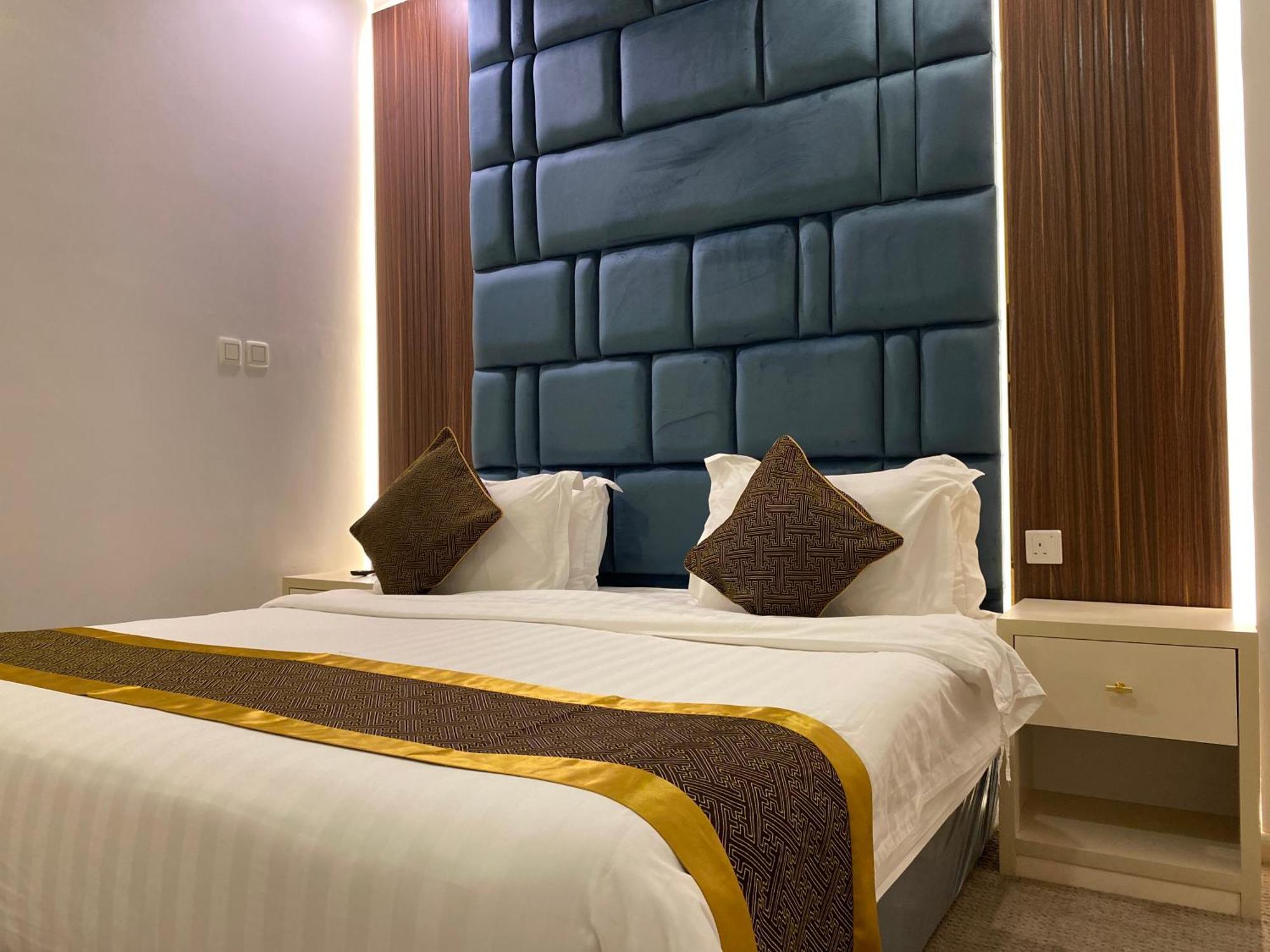 Areen Al Basateen Hotel Jeddah Exterior photo