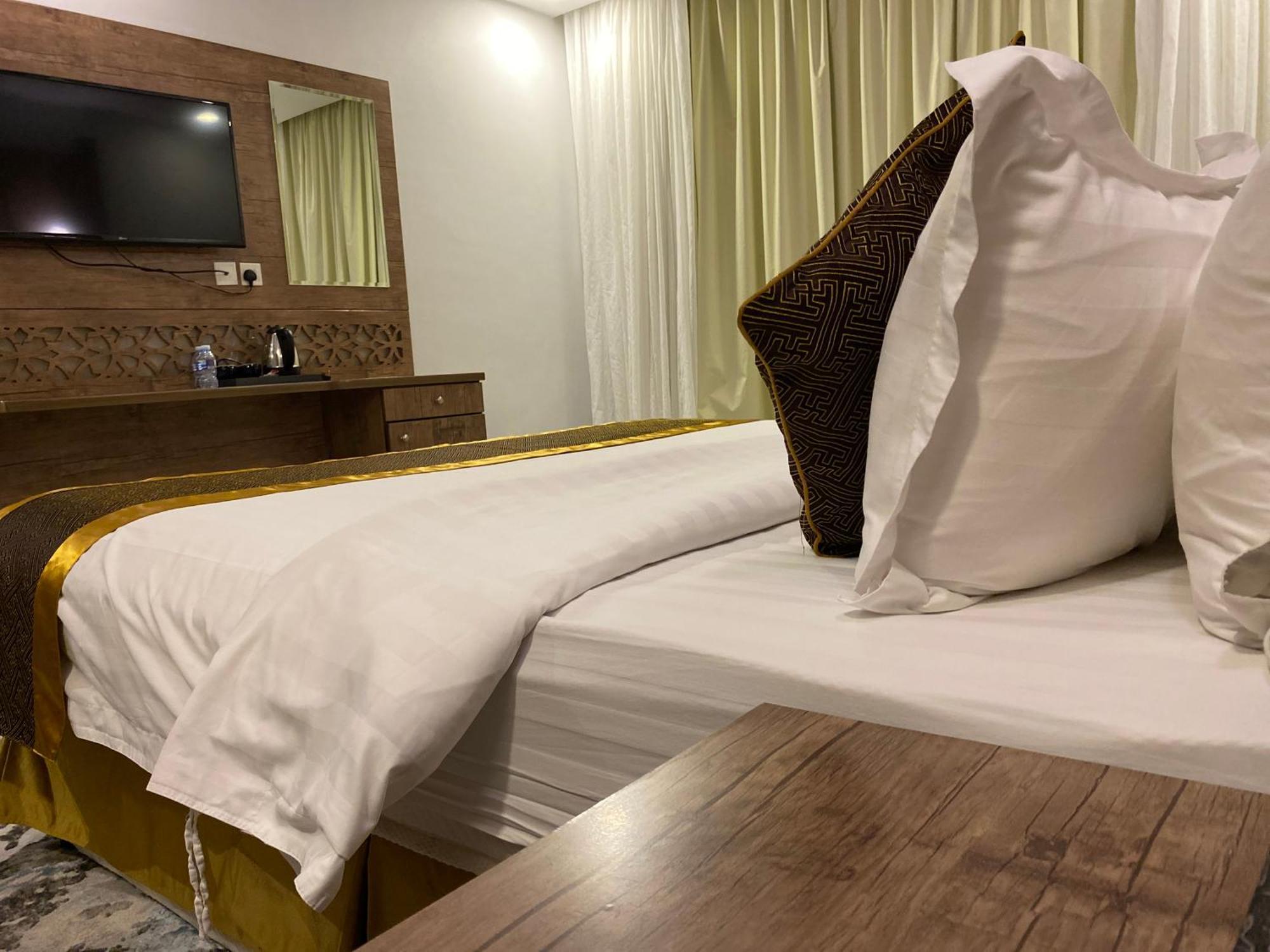Areen Al Basateen Hotel Jeddah Exterior photo
